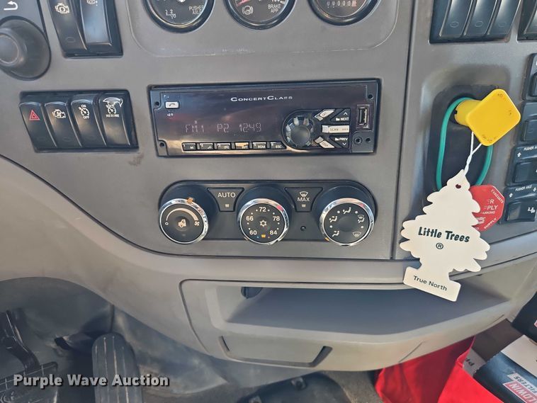 image for item EJ0062 2015 Peterbilt 567 dump truck