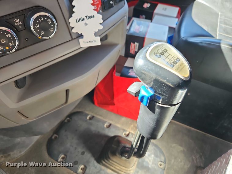 image for item EJ0062 2015 Peterbilt 567 dump truck