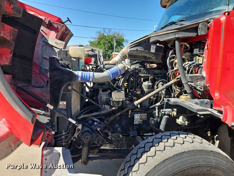 image for item EJ0062 2015 Peterbilt 567 dump truck