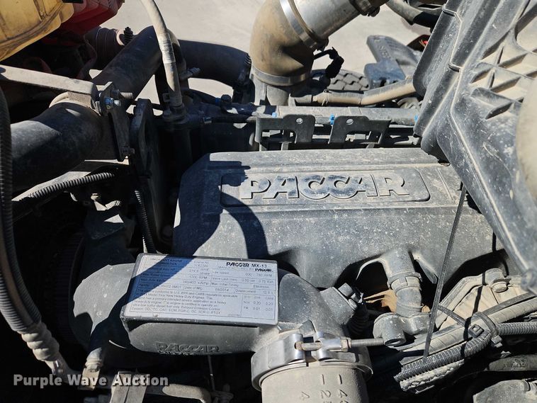 image for item EJ0062 2015 Peterbilt 567 dump truck