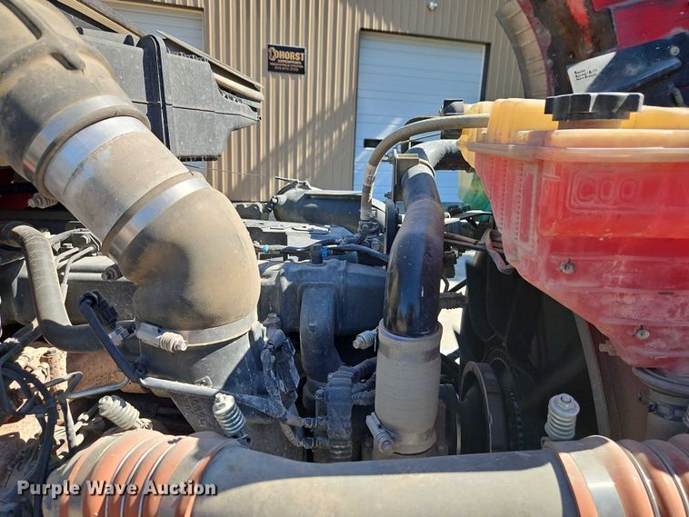 image for item EJ0062 2015 Peterbilt 567 dump truck