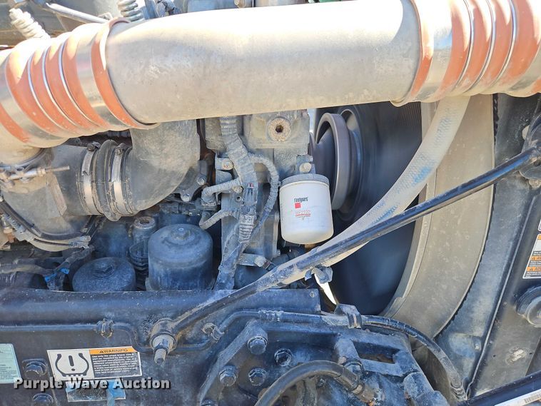 image for item EJ0062 2015 Peterbilt 567 dump truck