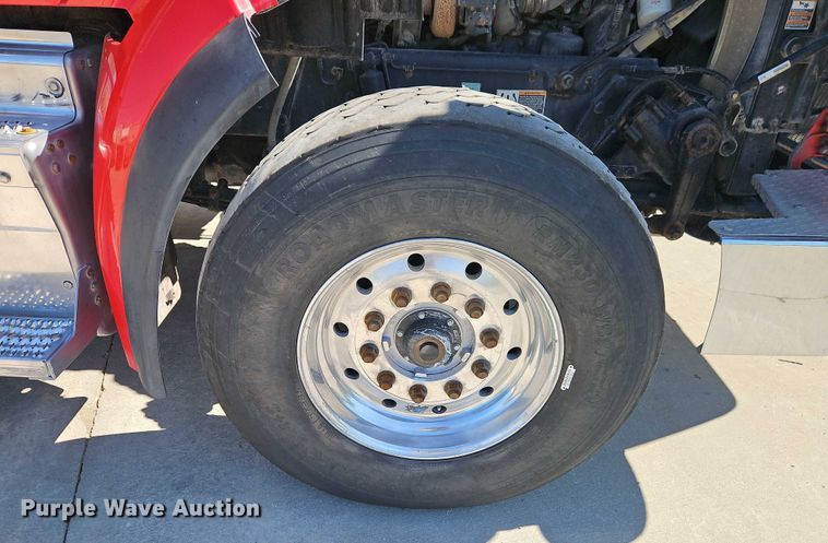 image for item EJ0062 2015 Peterbilt 567 dump truck