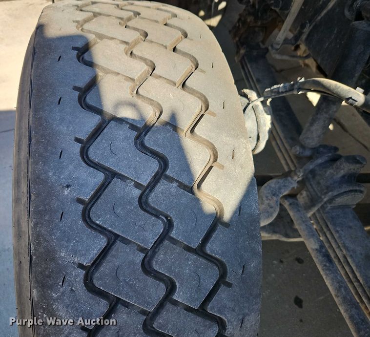 image for item EJ0062 2015 Peterbilt 567 dump truck