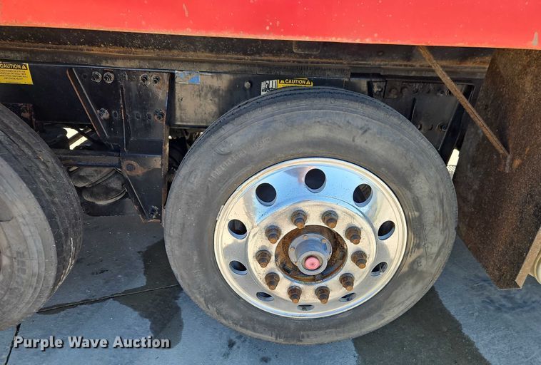 image for item EJ0062 2015 Peterbilt 567 dump truck