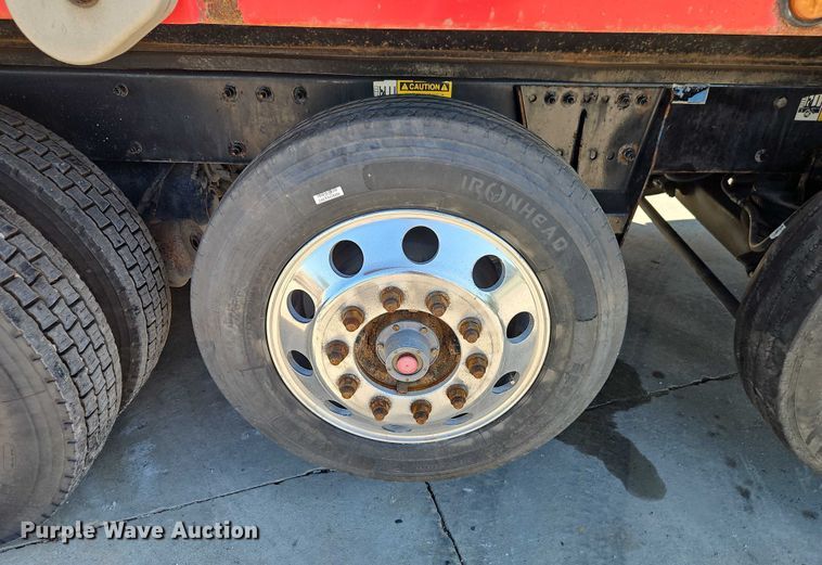 image for item EJ0062 2015 Peterbilt 567 dump truck