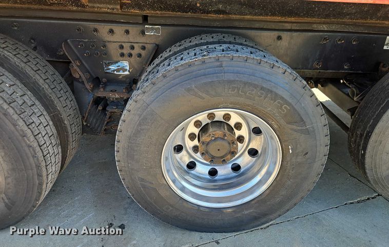 image for item EJ0062 2015 Peterbilt 567 dump truck