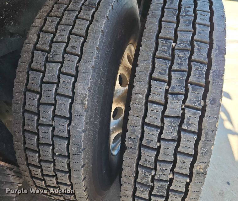 image for item EJ0062 2015 Peterbilt 567 dump truck