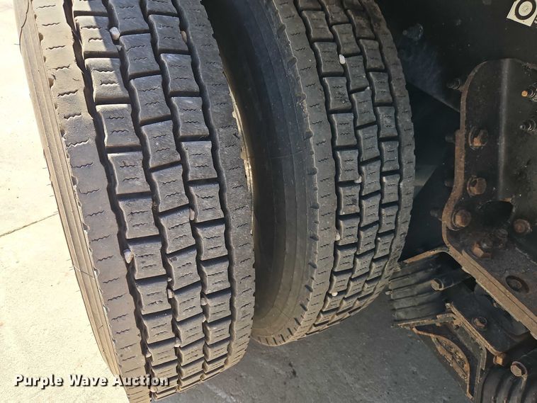 image for item EJ0062 2015 Peterbilt 567 dump truck