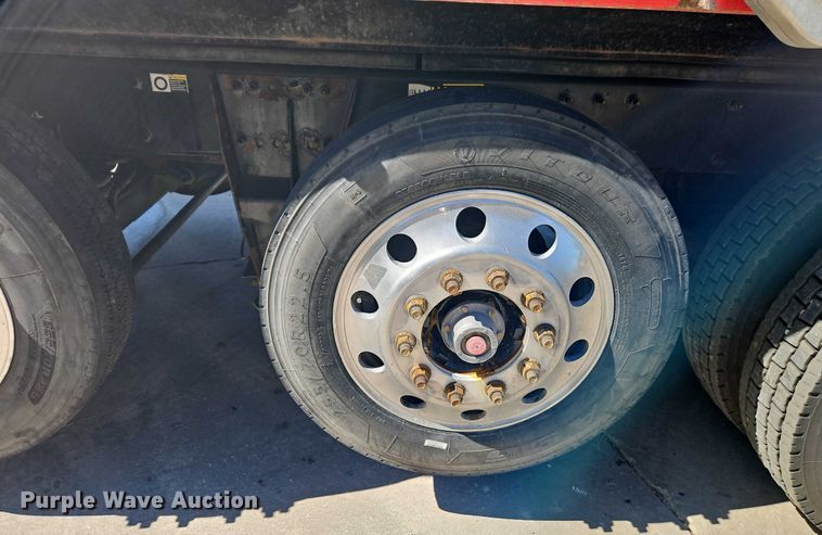 image for item EJ0062 2015 Peterbilt 567 dump truck