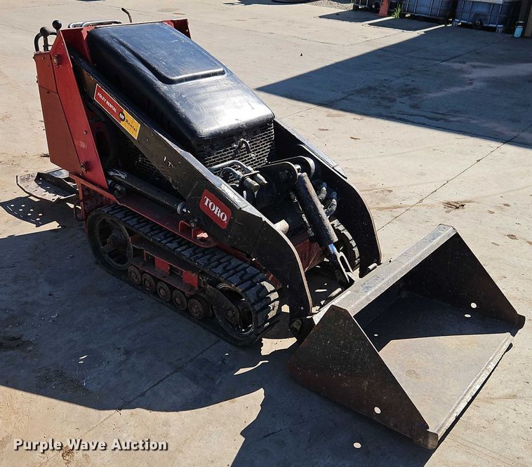 image for item EJ0063 2016 Toro TX427 compact utility loader