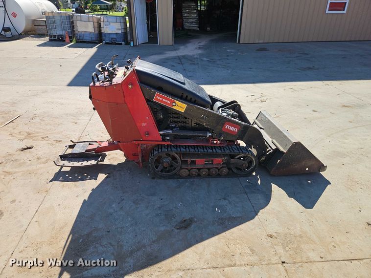 image for item EJ0063 2016 Toro TX427 compact utility loader