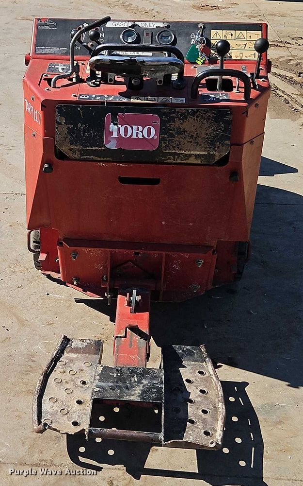 image for item EJ0063 2016 Toro TX427 compact utility loader