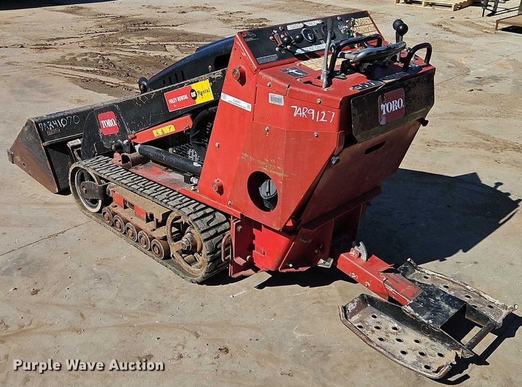 image for item EJ0063 2016 Toro TX427 compact utility loader