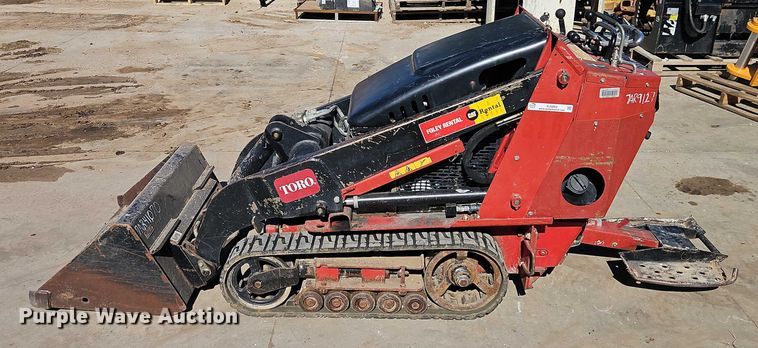 image for item EJ0063 2016 Toro TX427 compact utility loader