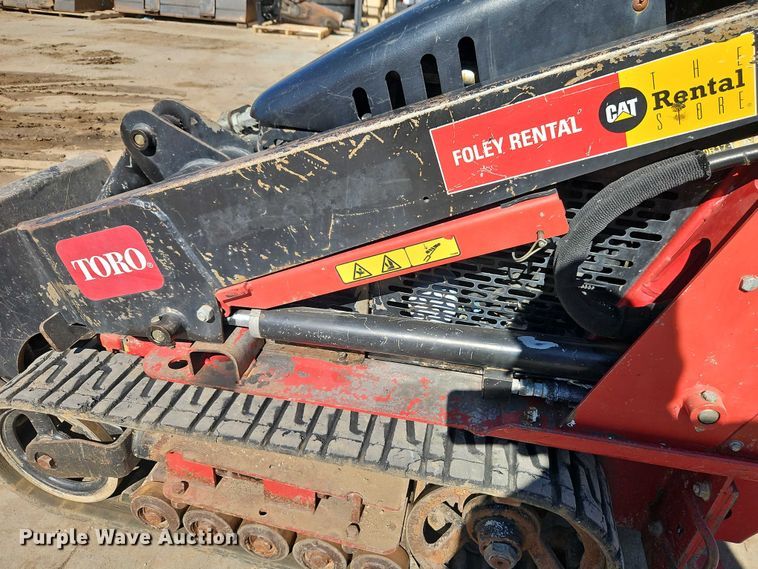 image for item EJ0063 2016 Toro TX427 compact utility loader