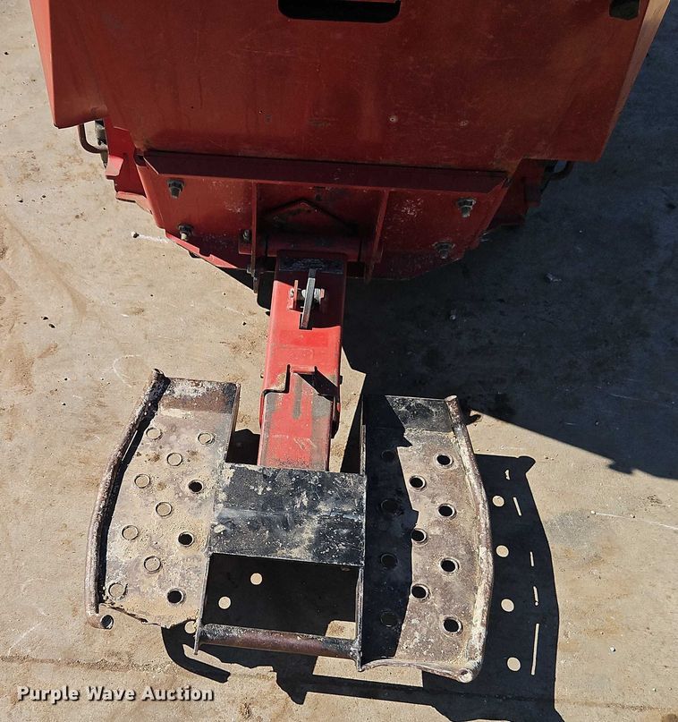 image for item EJ0063 2016 Toro TX427 compact utility loader