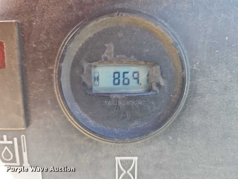 image for item EJ0063 2016 Toro TX427 compact utility loader