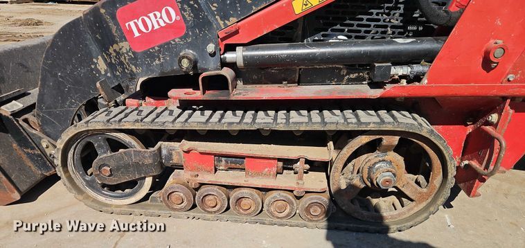 image for item EJ0063 2016 Toro TX427 compact utility loader