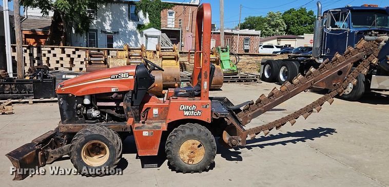 image for item EJ0064 2004 Ditch Witch RT36 trencher