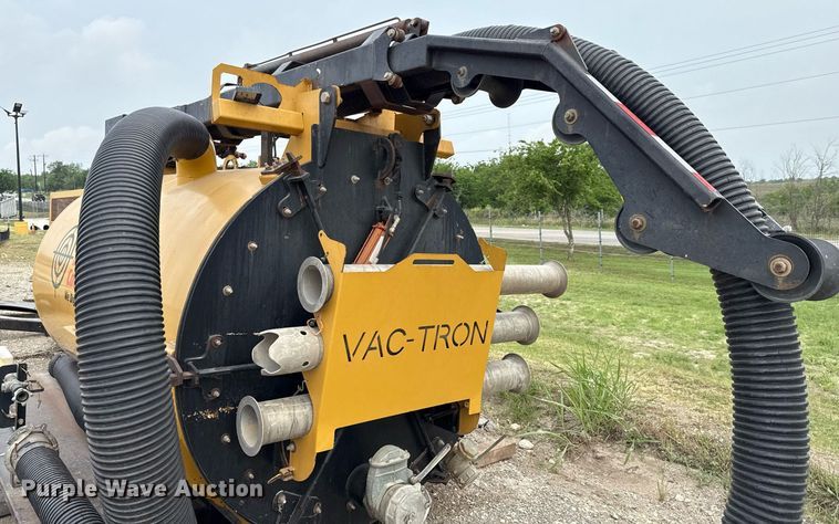 image for item EJ3745 Vermeer ATV-1850 vacuum excavator