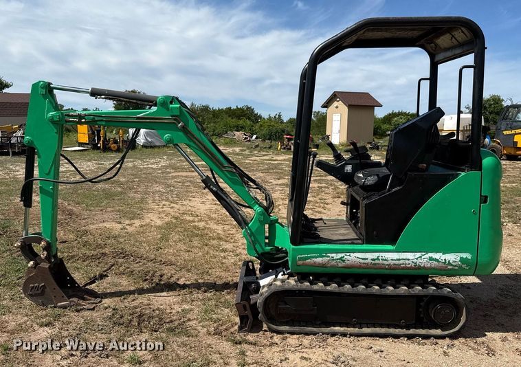 image for item EJ3747 2005 Bobcat 323 J mini excavator