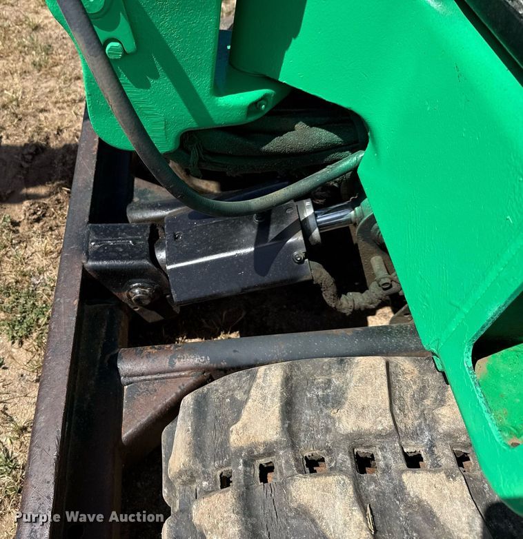 image for item EJ3747 2005 Bobcat 323 J mini excavator