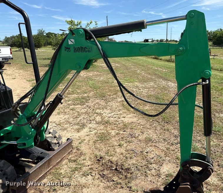 image for item EJ3747 2005 Bobcat 323 J mini excavator