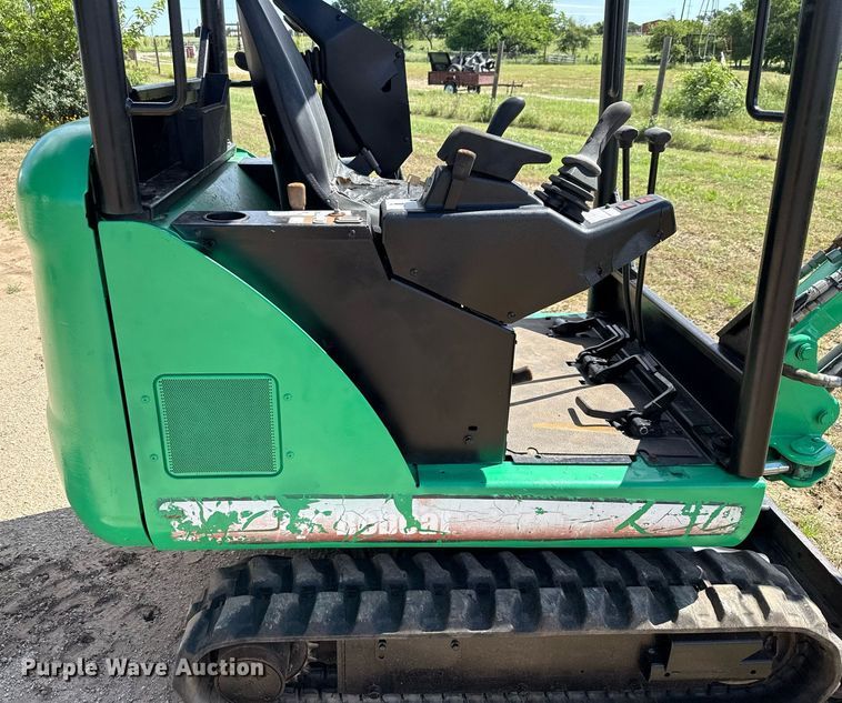 image for item EJ3747 2005 Bobcat 323 J mini excavator