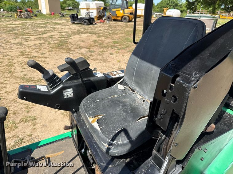 image for item EJ3747 2005 Bobcat 323 J mini excavator