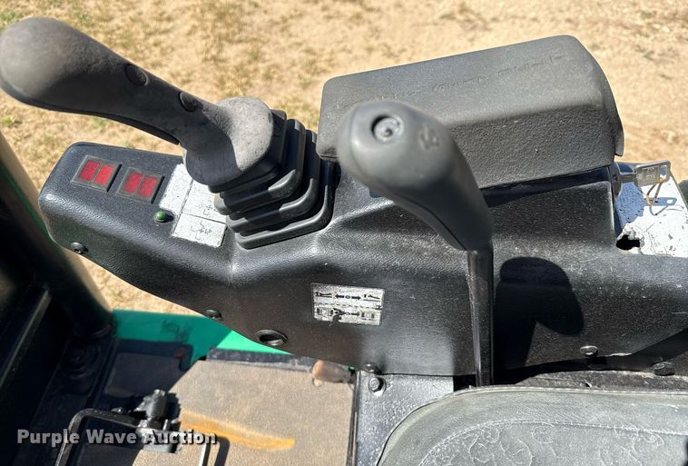 image for item EJ3747 2005 Bobcat 323 J mini excavator