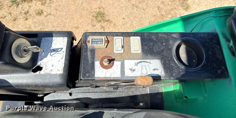 image for item EJ3747 2005 Bobcat 323 J mini excavator