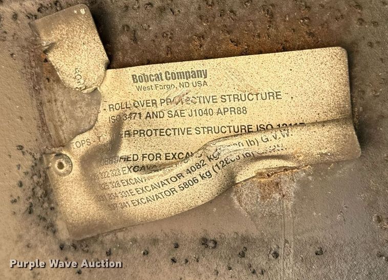 image for item EJ3747 2005 Bobcat 323 J mini excavator