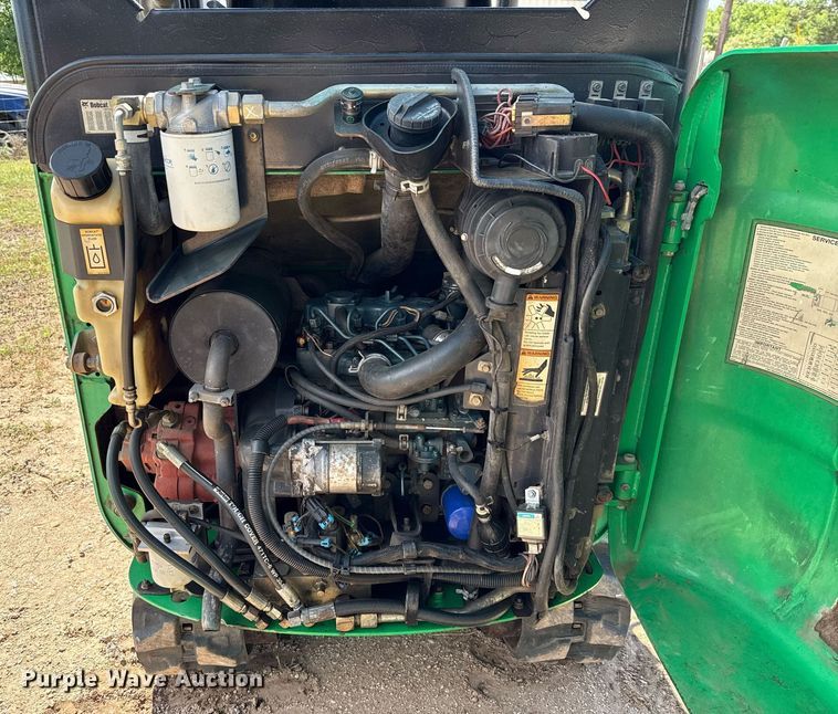 image for item EJ3747 2005 Bobcat 323 J mini excavator