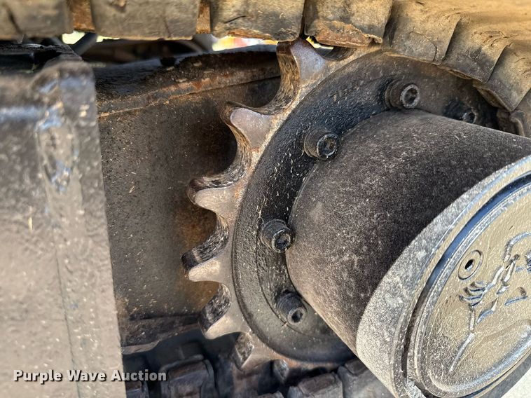 image for item EJ3747 2005 Bobcat 323 J mini excavator