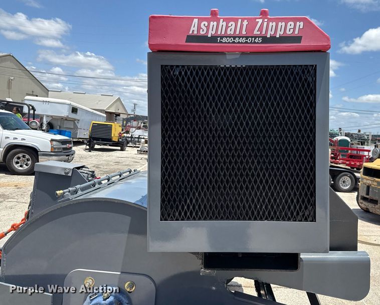 image for item EJ3828 2001 Asphalt Zipper AZ480T cold planer