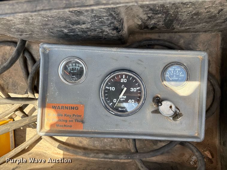 image for item EJ3828 2001 Asphalt Zipper AZ480T cold planer