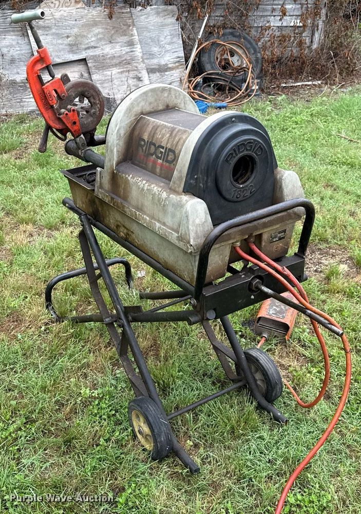 image for item EJ3831 Ridgid 1822-I threading machine