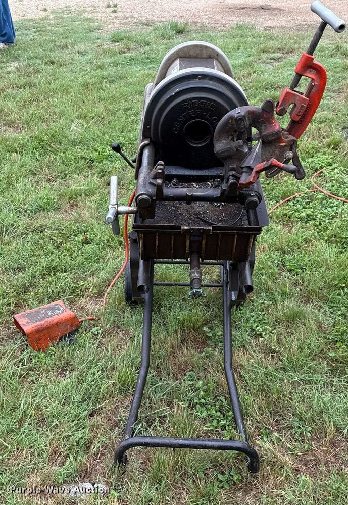 image for item EJ3831 Ridgid 1822-I threading machine