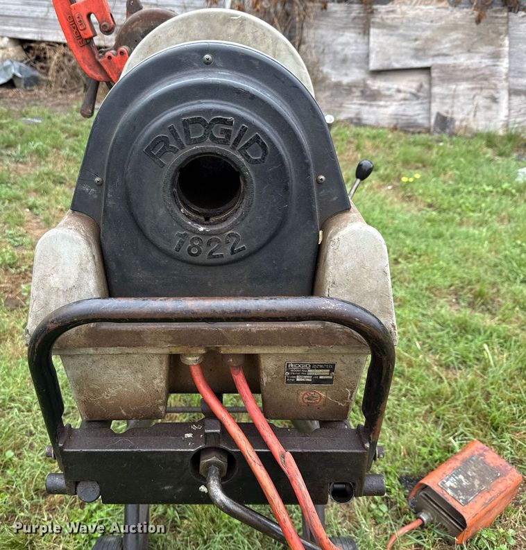 image for item EJ3831 Ridgid 1822-I threading machine