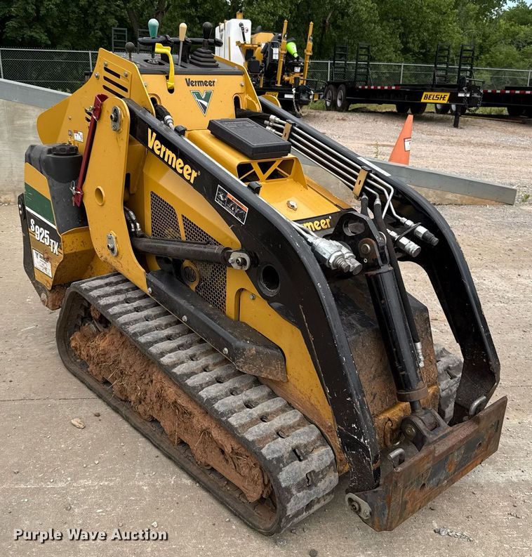 image for item EJ4499 2019 Vermeer S925TX compact utility loader