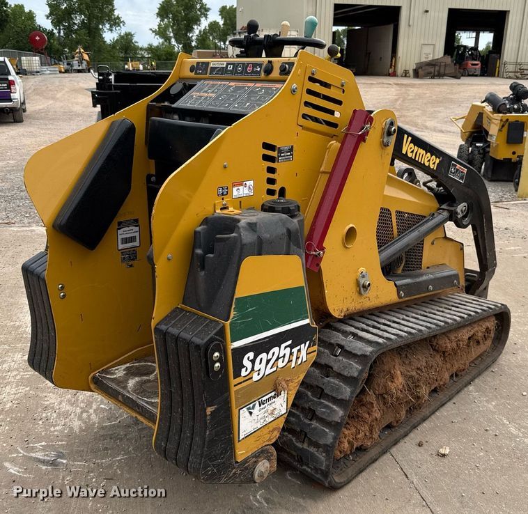 image for item EJ4499 2019 Vermeer S925TX compact utility loader