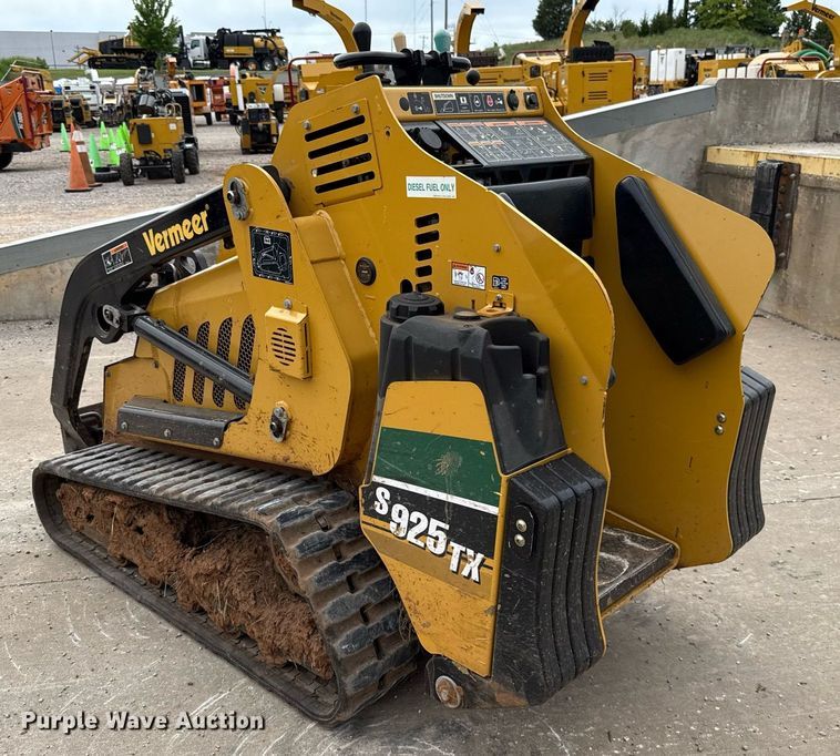 image for item EJ4499 2019 Vermeer S925TX compact utility loader