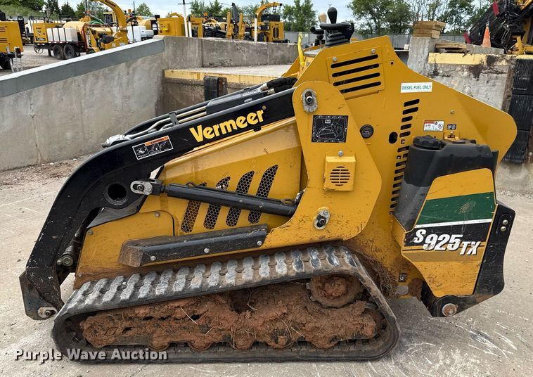 image for item EJ4499 2019 Vermeer S925TX compact utility loader