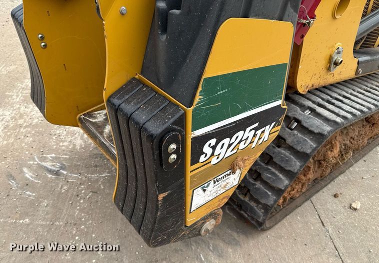 image for item EJ4499 2019 Vermeer S925TX compact utility loader