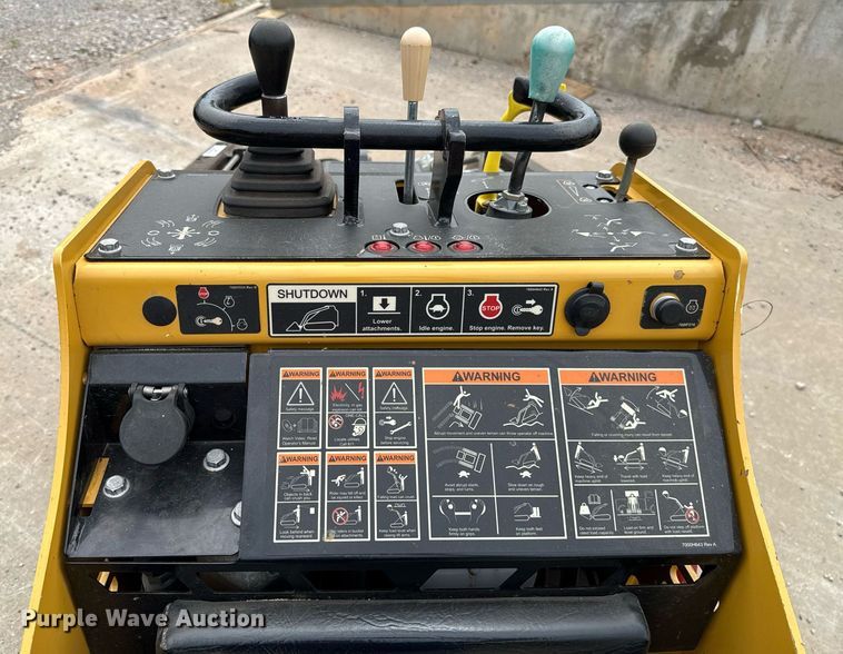 image for item EJ4499 2019 Vermeer S925TX compact utility loader