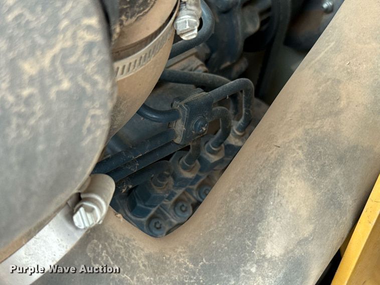 image for item EJ4499 2019 Vermeer S925TX compact utility loader