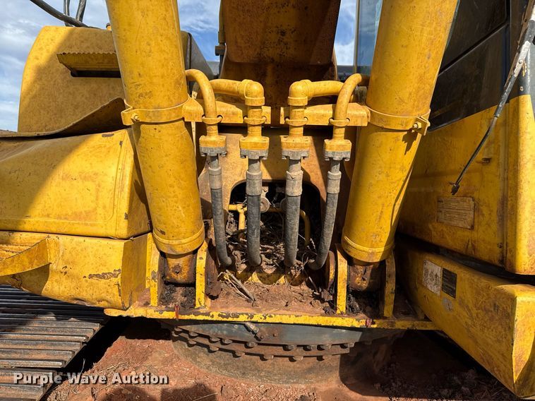 image for item EJ4501 2013 Komatsu PC210LC-10 excavator