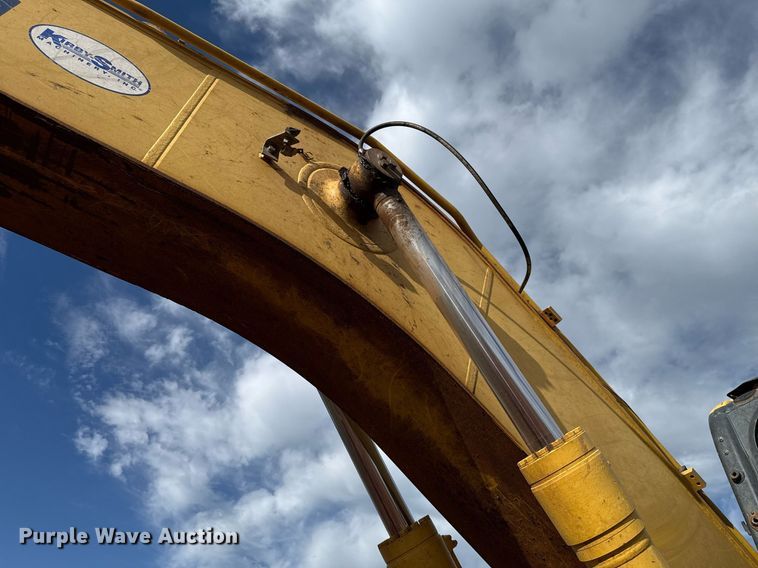 image for item EJ4501 2013 Komatsu PC210LC-10 excavator