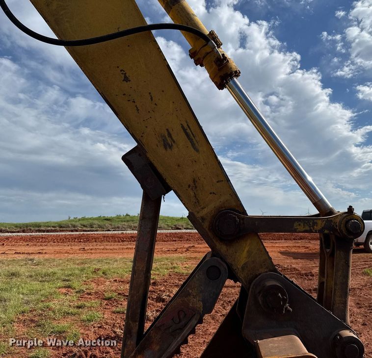 image for item EJ4501 2013 Komatsu PC210LC-10 excavator